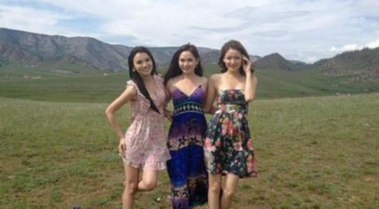 在蒙古国，100块人民币能够享受什么服务，蒙古姑娘害羞地告诉你