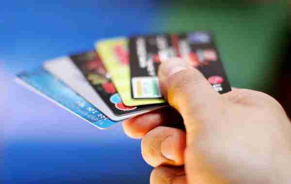 如何进行信用卡取现？这种方式是否划算？