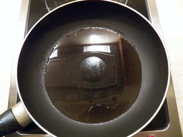 物理学家终于破解了不粘锅的粘锅之谜